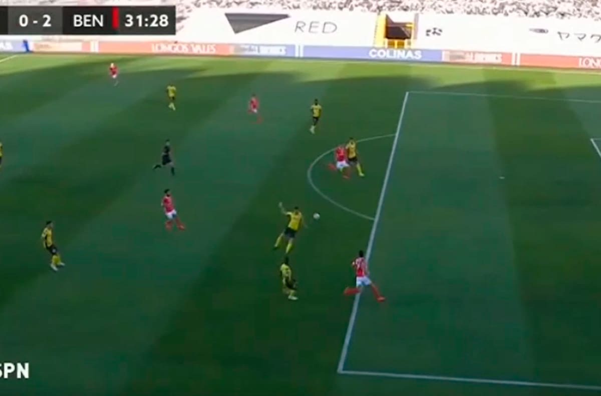Increíble error de defensa de Portimonense permitió el segundo gol de Benfica