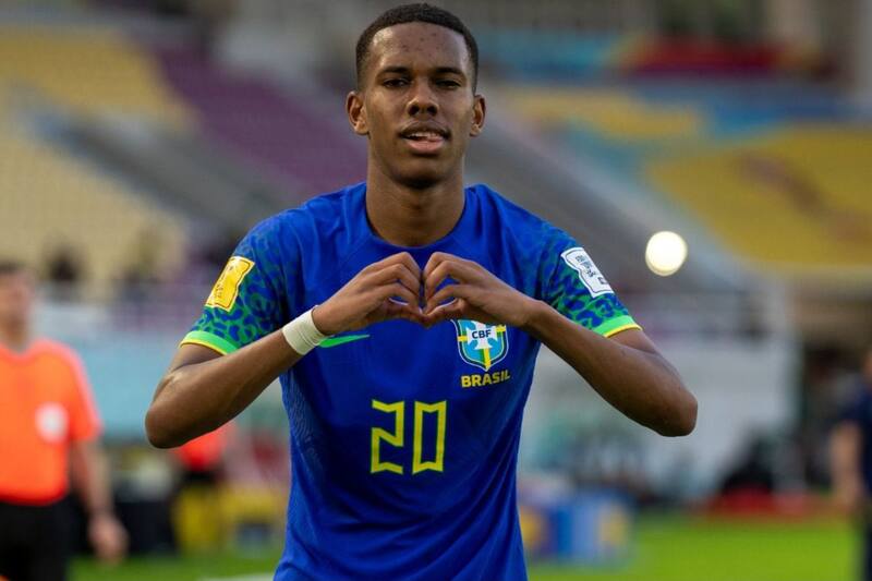 Estevao Williams jugando por Brasil