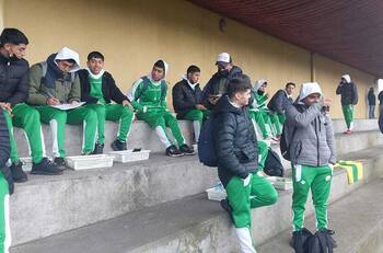 Insólito: Equipo de Tercera División B llegó al estadio y se quedó esperando a su rival en la cancha