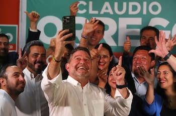 Elecciones 2024: ¿Quién es Claudio Orrego, el reelecto gobernador de la Región Metropolitana?