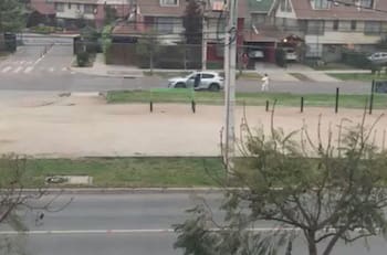 VIDEO | Subcomisaria de la PDI frustró a balazos el robo de su vehículo en Maipú