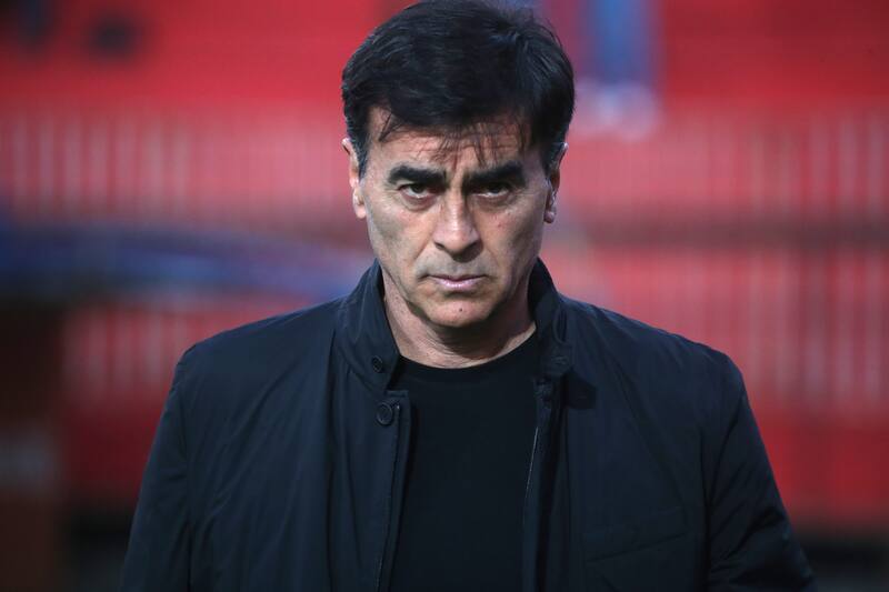 El estratega de Colo Colo no descarta la opción de incorporar a Mauricio Isla.
Jonnathan Oyarzun/Photosport