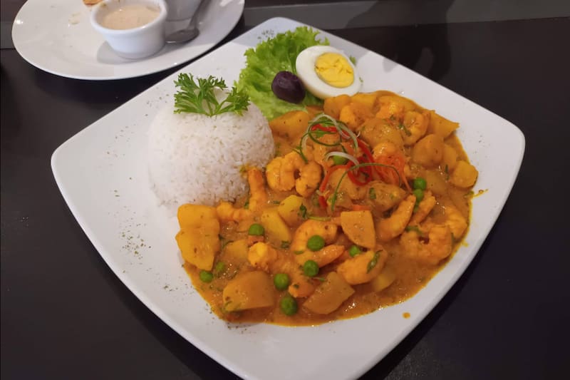 El local se especializa en comida peruana, con pequeños toques heredados de la comida asiática. Créditos: Google Maps.