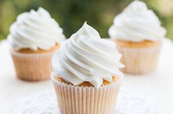 Receta de cupcakes caseros: Aprende a cocinar estos deliciosos quequitos de vainilla