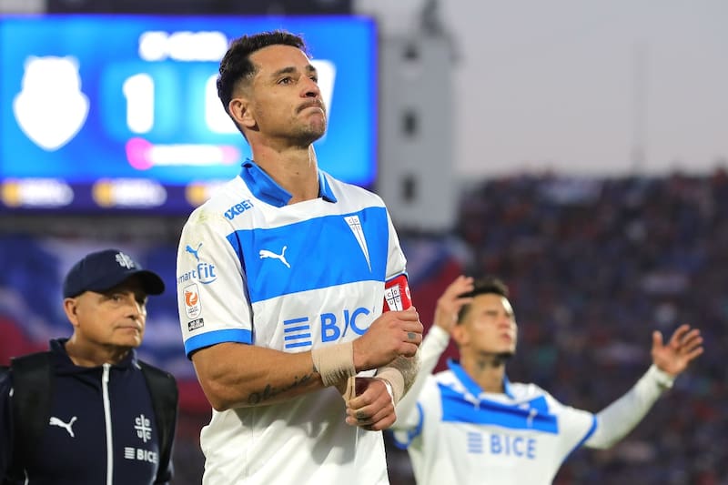 y la respuesta de un histórico de la UC. Foto: Aton.