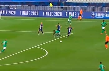 ¿No fue penal? Polémica en el último minuto de la final de la Copa de Francia