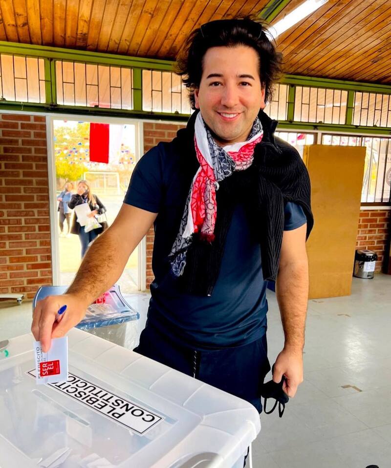 Javier Olivares reconoce que quiere ser candidato a diputado en Chile. Créditos: Instagram.