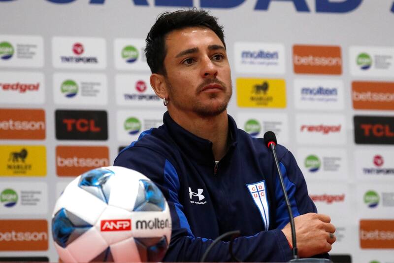 delantero de Universidad Católica. Foto: Agencia Aton.