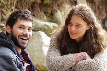 Josefina Montané y Pedro Campos lucieron su amor con increíbles looks futuristas