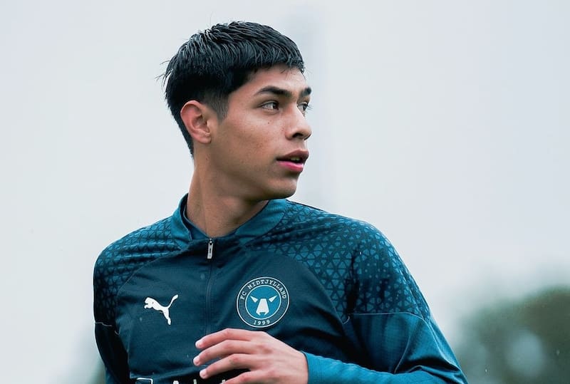 Darío Osorio solo tuvo una semana de pretemporada en su equipo. Foto: @fcmidtjylland