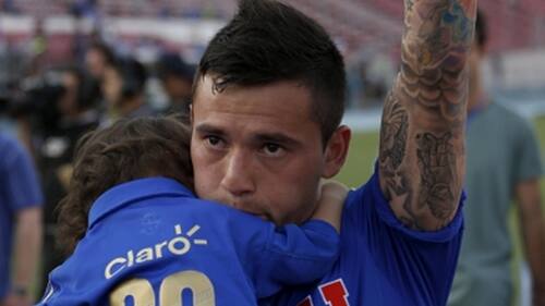 Charles Aránguiz regresará a Universidad de Chile.