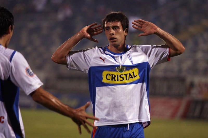 . El argentino en la Universidad Católica. Foto: Old Photosport.