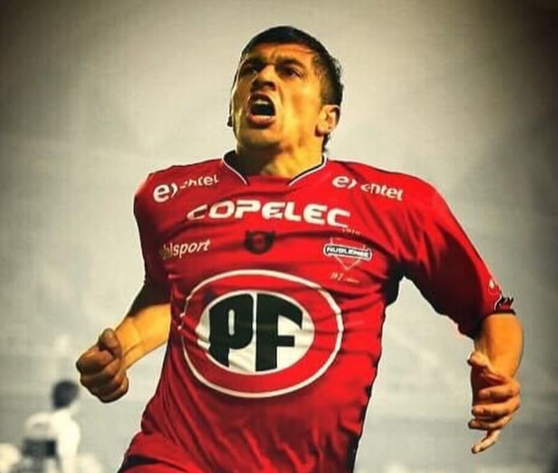 Luciano Vásquez en su gran paso por Ñublense.
