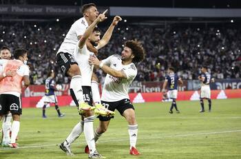 Video | El saludo íntimo de histórico jugador de Colo Colo a todo el plantel y cuerpo técnico albo