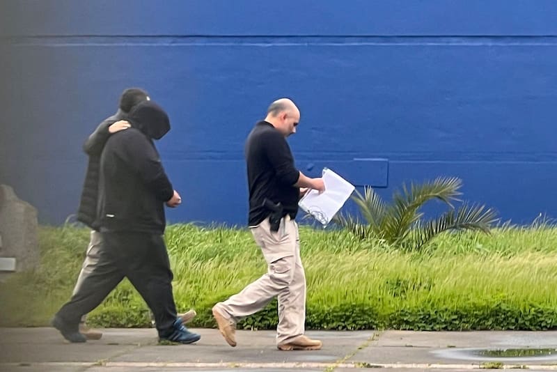 Los detenidos del grupo Resistencia Mapuche Lafkenche fueron llevados al cuartel de la PDI en Talcahuano.