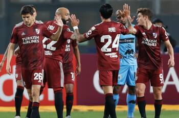 Con Paulo Díaz en el banco: River Plate aplastó a Binacional en la Copa Libertadores