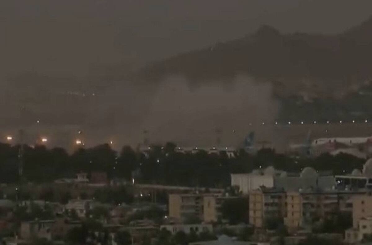 VIDEOS | Reportan nuevas explosiones en aeropuerto de Kabul y confirman cifra de fallecidos