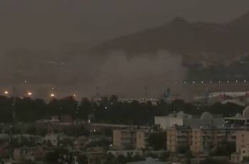 VIDEOS | Reportan nuevas explosiones en aeropuerto de Kabul y confirman cifra de fallecidos