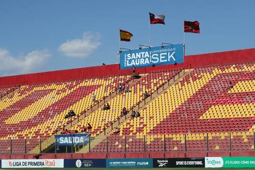 El recinto de Plaza Chacabuco tendrá cancha sintética. foto: Agencia Aton.