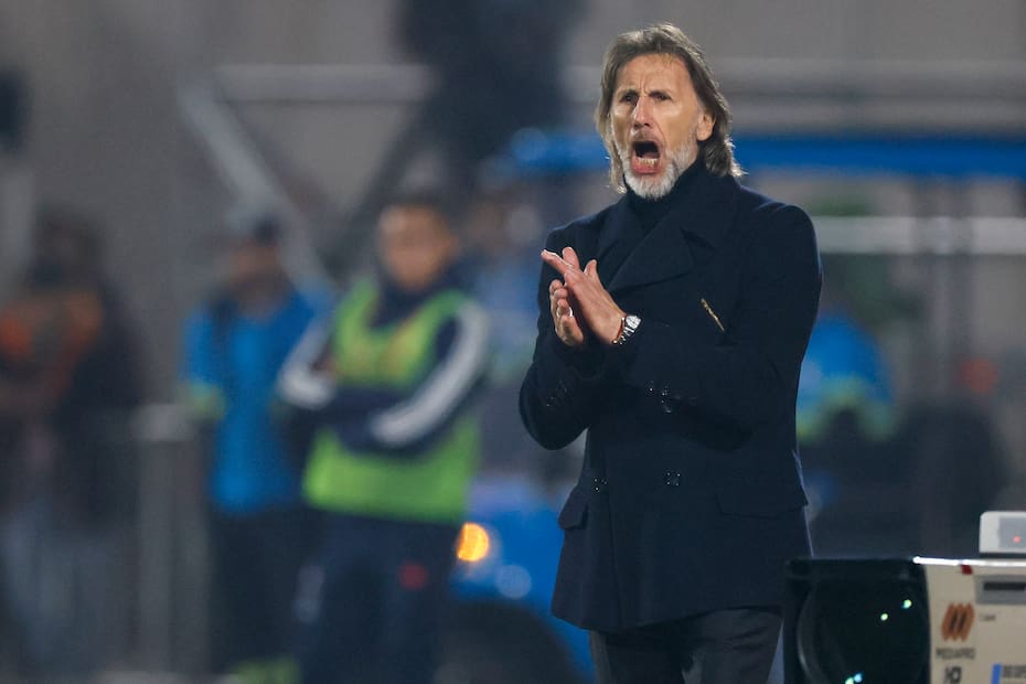 El estratega es el principal apuntado por la crisis que vive La Roja. /Photosport