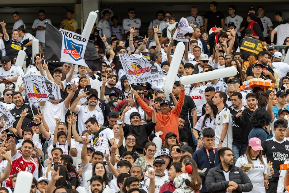 Hinchas de Colo Colo no podrán ingresar a Argentina.