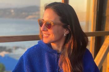 Luciendo su pancita de embarazo: Luz Valdivieso publica inédita foto jugando con su pequeña hija