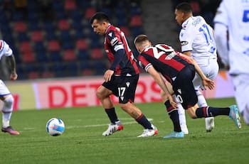 ¿Es de acero? Prensa italiana destaca la fortaleza de Gary Medel tras nuevo choque que lo dejó cojeando