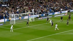 Lawrence Vigouroux le dio una mano a Ben Brereton y al Sheffield con esta gran atajada contra el Leeds