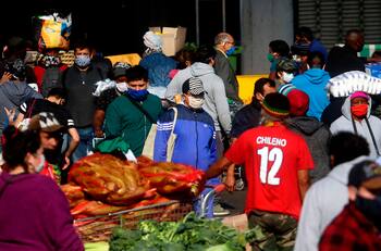 Vega Central colapsa de personas previo a la cuarentena en Recoleta