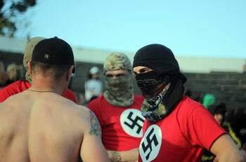 Ultras de un equipo en Ucrania le pidieron a los jugadores sacarse la camiseta