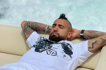 FOTO: Arturo Vidal mostró su criadero en San Clemente y agradeció a los trabajadores