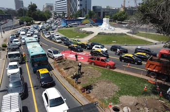 Paciencia: Confirman largo período de desvíos de tránsito en el centro de Santiago