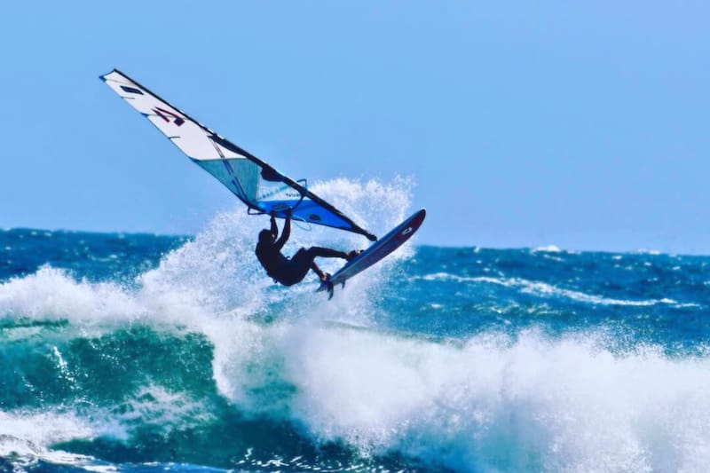 Lugar inmejorable para hacer deportes náuticos como el kitesurf. Créditos: Turismo Navidad en Instagram.