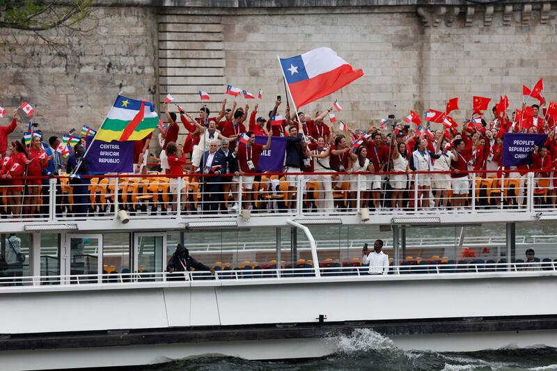 El Team Chile en la ceremonia inaugural de Paris 2024. EFE.