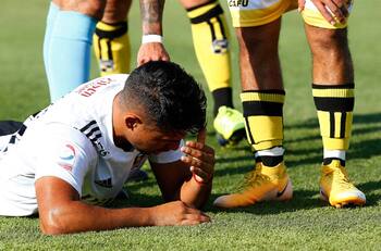 Hinchas de Colo Colo exigen el despido de Iván Morales tras ser acusado de realizar constantes fiestas