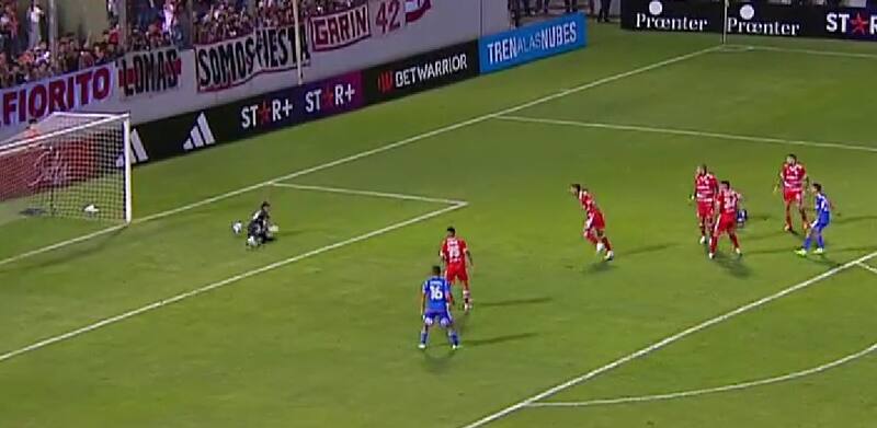 Israel Poblete anota el 1-0 a favor del "Romántico Viajero" (ESPN / STAR+)