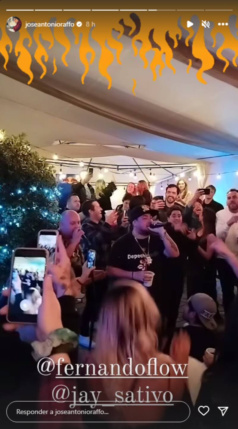 Fernand Godoy junto al vocalista de Tiro de Gracia.