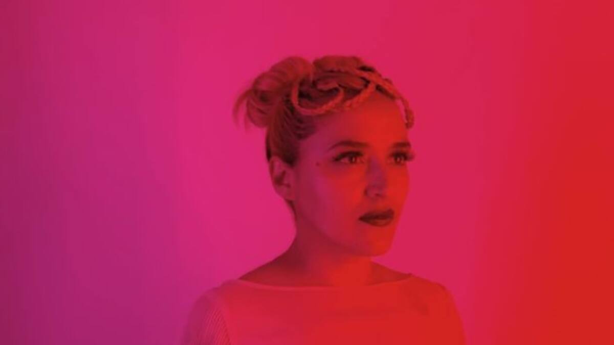 "Creo que mirando en retrospectiva me hacen más sentidos mis letras ahora": Natisú reflexiona sobre su nuevo disco, "Hay un Fuego"