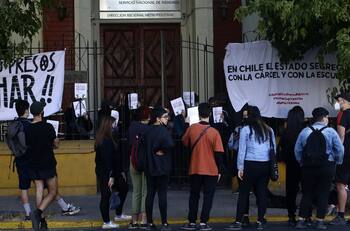 Oficina del Sename fue tomada por secundarios: amenazan que la PDT “no se dará” sin los presos del Estallido Social