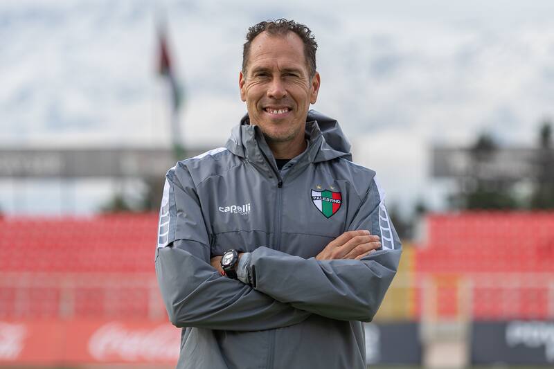 "Lo que hacemos en Palestino no tiene repercusión exclusivamente en La Cisterna o dentro de Chile, sino que fuera de la frontera", apunta el DT. Foto: Felipe Escobedo