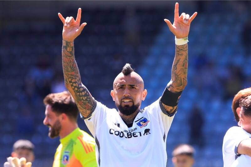Arturo Vidal seguirá en Colo Colo. Foto: Agencia Aton.