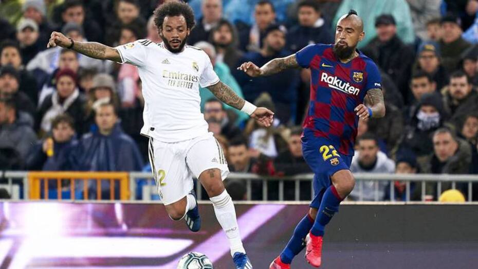Arturo Vidal y Marcelo en un Clásico del Barcelona vs Real Madrid