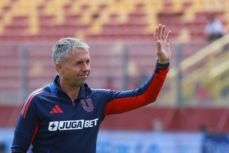 Entrenador de Universidad de Chile. Foto: Aton.