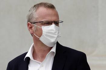 VIDEO | ¿Será Felipe Kast? Filtran supuestas imágenes del senador con una modelo trans