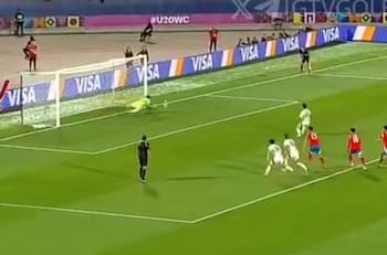 VIDEO | ¡Fabuloso! Sebastián Mella tapó el penal de Japón y mantiene con esperanza a Chile Sub 20