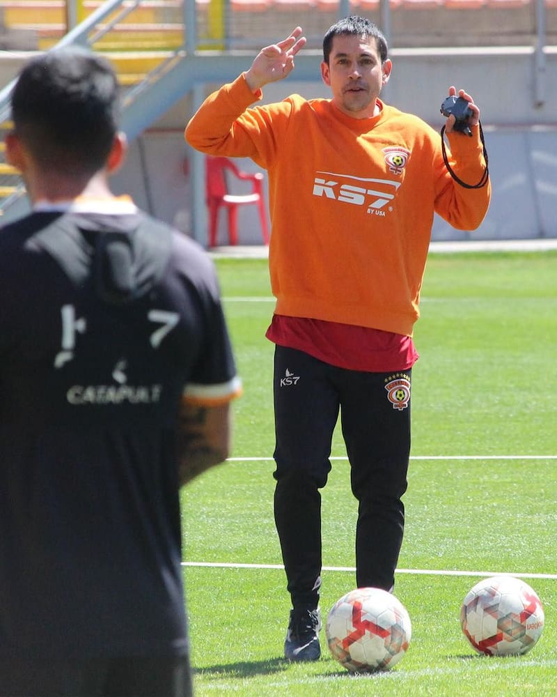 Jonatan Cisternas está a cargo de la motivación del plantel desde que llegó César Bravo. (@Cobreloa)
