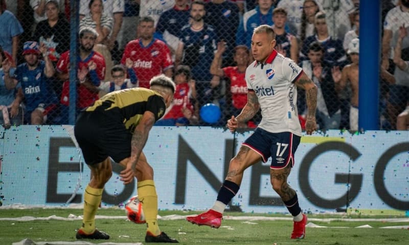 El delantero con la camiseta de Nacional.