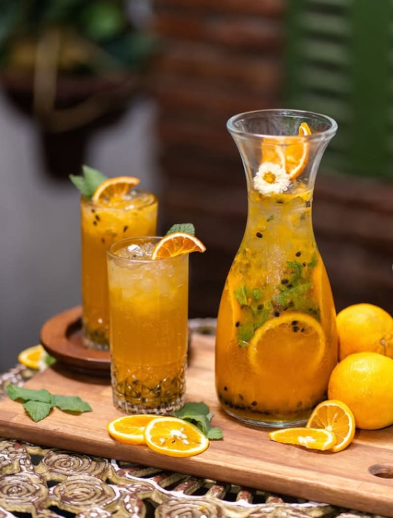 Para quienes no deseen beber café, el recinto también ofrece jugos naturales que se pueden compartir con dos o más personas. Foto: Instagram Wonderland Café.