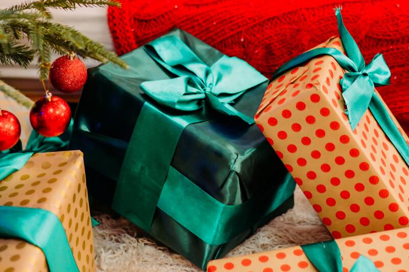 Fácilmente, podrás organizar el intercambio de regalos con tus seres queridos.