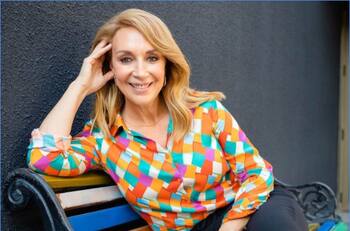 "Ya compré el estudio y el piso": Karen Doggenweiler sufrió fuerte caída en medio de la Teletón 2022